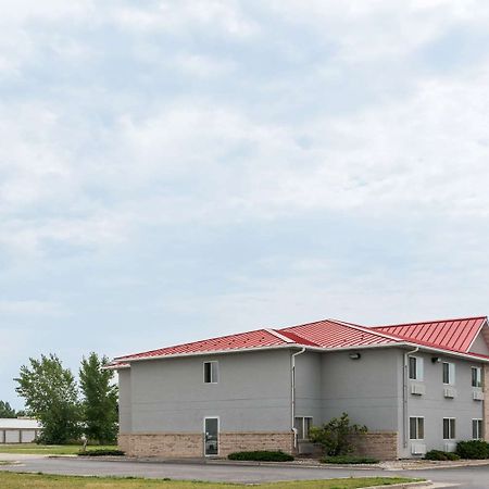 Howard Johnson By Wyndham West Fargo Exterior foto